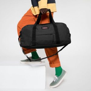 Torba podróżna Eastpak Stand Plus. Czarne torby podróżne i sportowe Eastpak, bez wzorów. Za 279,80 zł.