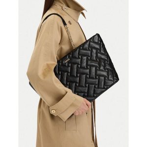 Torebka MEXX. Czarne shopper bag Mexx, bez wzorów, bez dodatków. Za 229,99 zł.