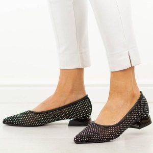 Czarne czółenka damskie na obacasie Vinceza 62294. Czarne czółenka VINCEZA, bez wzorów, bez obcasa, na obcasie, bez zapięcia. W wyprzedaży za 175,12 zł.