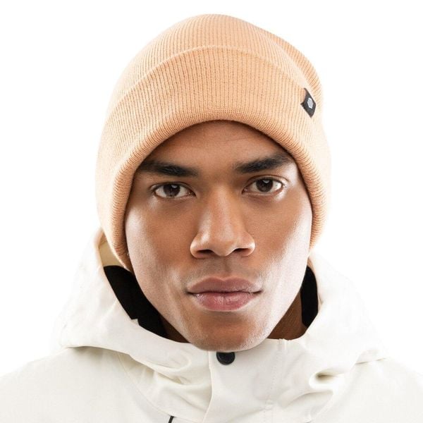 Zimowa czapka beanie Sporty zimowe Siroko Snowflake Brown. Brązowe czapki SIROKO, bez wzorów, z tkaniny, eleganckie. W wyprzedaży za 75,00 zł.