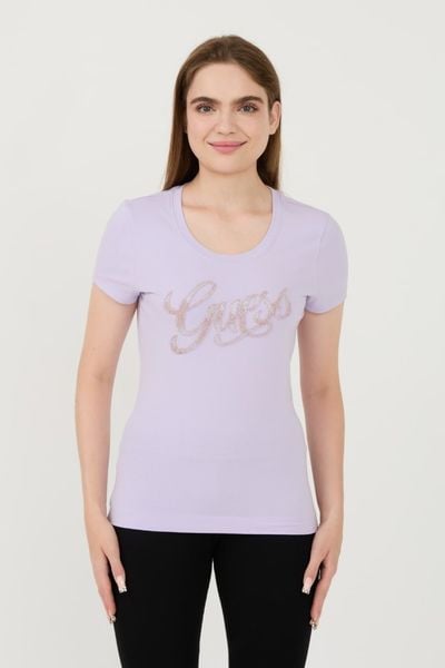 GUESS Lawendowy damski t-shirt Script, Rozmiar S. Fioletowe t-shirty Guess, s, z aplikacjami, bez kołnierzyka, bez ramiączek. W wyprzedaży za 104,99 zł.
