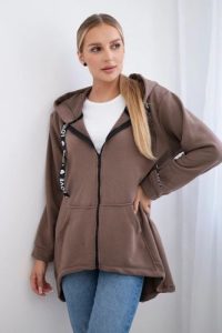 Bluza z dłuższym tyłem i kapturem mocca. Bluzy KESI, na jesień, l, bez wzorów, z bawełny. Za 278,10 zł.
