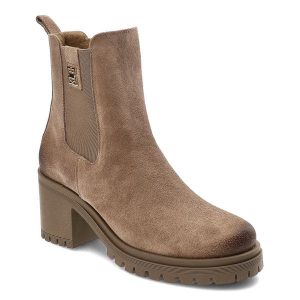 Brązowe Botki Armodo Eleganckie Obuwie Damskie Na Obcasie. Brązowe botki Armodo, na zimę, bez wzorów, bez obcasa, na obcasie, bez zapięcia. Za 339,00 zł.