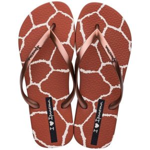 Ipanema I Love Safari — damskie klapki brązowo-miedziane, roz. 40. Brązowe klapki Ipanema, bez wzorów, z materiału, bez obcasa. Za 137,99 zł.