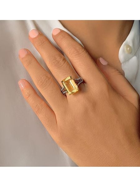 Les Petites Précieuses Srebrny pierścionek z cytrynem i cyrkonią rozmiar: 58. Szare pierścionki Les Petites Précieuses, z cyrkonią, srebrne. Za 535,99 zł.