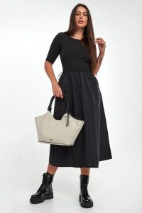 Sukienka midi DKNY. Sukienki DKNY, m, bez wzorów, bez kołnierzyka, bez ramiączek, midi. Za 669,00 zł.