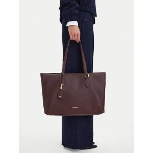 Torebka GINO ROSSI. Czerwone shopper bag Gino Rossi, bez wzorów, bez dodatków. Za 259,99 zł.