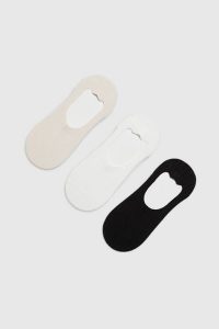 Skarpety 3-pack. Skarpetki MOODO, bez wzorów, z bawełny. Za 34,99 zł.