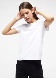 Damski T-Shirt Mustang Style Ada General White 1013929 2045. Białe t-shirty Mustang, s, bez wzorów, bez kołnierzyka, bez ramiączek. Za 69,99 zł.