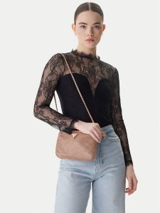 Guess Torebka J5BZ15 WG830 Różowy. Czerwone torebki klasyczne Guess, z aplikacjami, z syntetyku, bez dodatków. Za 229,99 zł.