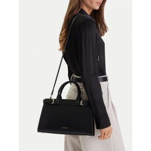 Torebka MEXX. Czarne torebki klasyczne Mexx, bez wzorów, bez dodatków. Za 279,99 zł.