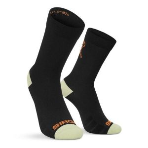 Turystyczne skarpety rowerowe Kolarstwo Siroko ST1 Black. Czarne skarpetki SIROKO, bez wzorów, z tkaniny. Za 55,00 zł.