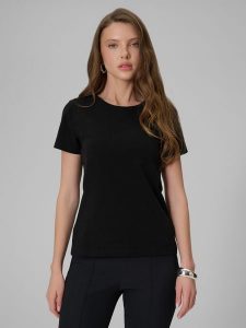 4F T-shirt slim gładki damski - czarny M. Czarne t-shirty 4f, m, bez wzorów, z dzianiny, bez kołnierzyka, bez ramiączek. Za 49,99 zł.