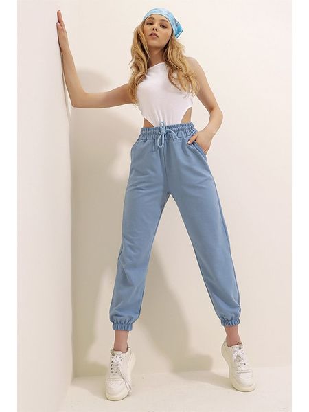 Trend Alacati Spodnie dresowe w kolorze błękitnym rozmiar: XL. Niebieskie spodnie dresowe Trend Alacati, xl, bez wzorów, z bawełny. Za 56,93 zł.