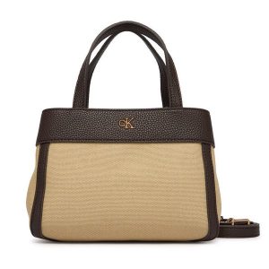 Torebka Calvin Klein. Brązowe torebki klasyczne Calvin Klein, bez wzorów, bez dodatków. Za 529,99 zł.