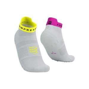 Skarpety do biegania Compressport Pro Racing Socks v4.0 Run Low. Czarne skarpetki Compressport, bez wzorów. Za 83,99 zł.