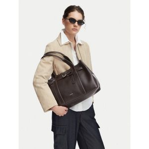 Torebka Calvin Klein. Brązowe torebki klasyczne Calvin Klein, bez wzorów, bez dodatków. Za 674,99 zł.