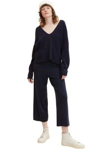 Tom Tailor Sweter w kolorze granatowym rozmiar: S. Niebieskie swetry oversize Tom Tailor, s, bez wzorów, bez ramiączek. Za 57,06 zł.