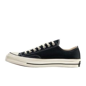 Buty do chodzenia dla dorosłych Converse Chuck Taylor All-Star 70 Ox Black White. Czarne buty sportowe Converse, bez wzorów, bez zapięcia, trekkingowe. Za 361,70 zł.