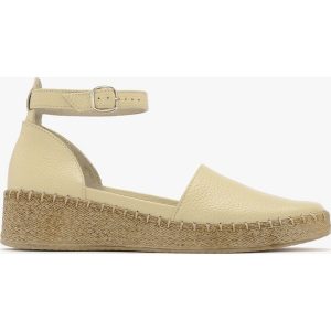 Waniliowe espadryle na platformie. Brązowe espadryle Ryłko, bez wzorów, ze skóry, bez obcasa, na platformie. Za 329,99 zł.