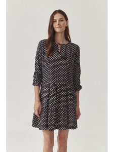 TATUUM Sukienka "Cynthia" w kolorze granatowym rozmiar: 40. Niebieskie sukienki Tatuum, na imprezę, s, bez wzorów, z wiskozy, klasyczne, bez kołnierzyka, bez ramiączek, mini. Za 141,95 zł.