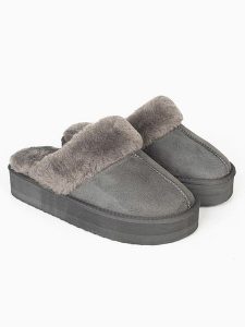 ISLAND BOOT Kapcie "Emesta" w kolorze szarym rozmiar: 36. Szare kapcie Island Boot, bez wzorów. Za 100,99 zł.