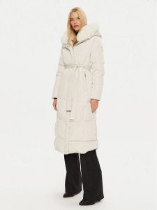 Rinascimento Płaszcz zimowy CFC0118607003 Écru Regular Fit. Płaszcze Rinascimento, na zimę, xl, bez wzorów, z syntetyku, bez kaptura. Za 849,99 zł.