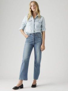 Levi's Dżinsy - Straight fit - w kolorze niebieskim rozmiar: W29/L27. Niebieskie jeansy Levi's®, z aplikacjami, ze skóry, z podwyższonym stanem. Za 292,89 zł.