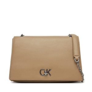 Torebka Calvin Klein. Brązowe torebki klasyczne Calvin Klein, bez wzorów, bez dodatków. Za 349,99 zł.