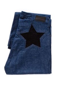 WRANGLER CROP STAR FLARE INDIGO STAR W218GC070 112127763. Niebieskie spodnie z wysokim stanem Wrangler, bez wzorów, z jeansu, z podwyższonym stanem. W wyprzedaży za 89,99 zł.