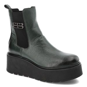 Zielone Botki Armodo Modne Obuwie Damskie Na Platformie. Zielone botki Armodo, bez wzorów, ze skóry, bez obcasa, na platformie, bez zapięcia. Za 379,00 zł.