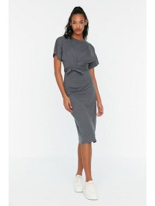 Trendyol Sukienka w kolorze antracytowym rozmiar: XS. Czarne sukienki Trendyol, xs, bez wzorów, z bawełny, bez kołnierzyka, bez ramiączek, midi. Za 52,99 zł.