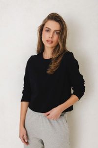 BLUZKA PENNY CZARNA M - Flawless. Czarne bluzki Flawless, m, bez wzorów, z bawełny, klasyczne, bez kołnierzyka, bez ramiączek. Za 189,00 zł.
