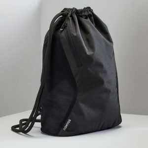 Plecak fitness Domyos 15 l. Czarne plecaki DECATHLON. Za 39,99 zł.