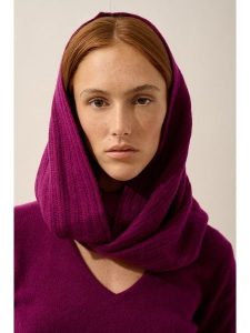 Just Cashmere Kaszmirowy szal-koło "Hutton" w kolorze bordowym - 65 x 50 cm rozmiar: onesize. Czerwone szaliki Just Cashmere, bez wzorów, z kaszmiru. Za 304,99 zł.