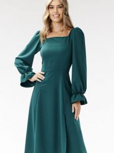 Sukienka Model A695 Bottle Green - awama. Zielone sukienki Awama, do pracy, l, bez wzorów, z elastanu, biznesowe, bez kołnierzyka, plus size, bez ramiączek, midi, dopasowane. Za 287,45 zł.