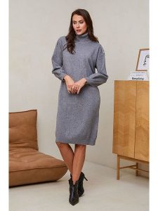 Soft Cashmere Sukienka dzianinowa w kolorze szarym rozmiar: 38/40. Szare sukienki Soft Cashmere, na co dzień, bez wzorów, z dzianiny, bez kołnierzyka, bez ramiączek, maxi, proste. Za 104,99 zł.