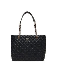 Guess Torebka Giully II HWQG96 73240 Czarny. Czarne torebki klasyczne Guess, z aplikacjami, ze skóry, bez dodatków. Za 499,99 zł.