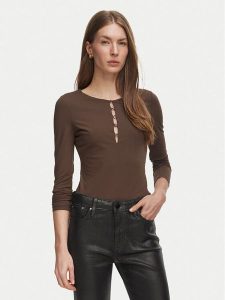 Guess Body W6BP21 K6256 Brązowy Slim Fit. Brązowe body i gorsety Guess, z aplikacjami, z syntetyku. Za 294,99 zł.