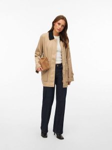Vero Moda Kurtka przejściowa w kolorze beżowym rozmiar: XS. Brązowe kurtki Vero Moda, xs, bez wzorów, bez kaptura. Za 92,42 zł.