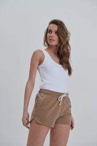 SPODENKI STELLA MACHIATTO L - Flawless. Spodenki sportowe Flawless, bez wzorów, z bawełny, casualowe. Za 48,00 zł.