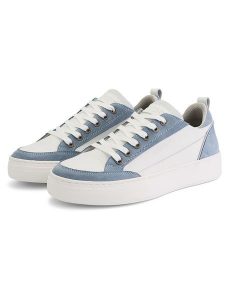 TRAVELIN' Skórzane sneakersy "Caris" w kolorze biało-niebieskim rozmiar: 38. Białe trampki Travelin', bez wzorów, bez zapięcia. Za 404,10 zł.