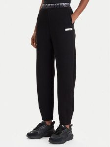 EA7 Emporio Armani Spodnie dresowe 7W000678 AF13151 UC001 Czarny Regular Fit. Czarne spodnie dresowe EA7 Emporio Armani, xxl, bez wzorów, z dresówki. Za 399,99 zł.