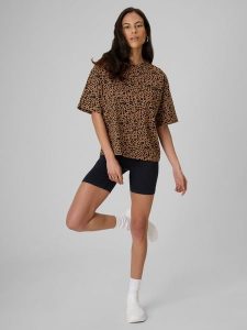 4F Legginsy krótkie z prążkowanej dzianiny damskie - czarne M/L. Czarne legginsy 4f, bez wzorów, z dzianiny, z podwyższonym stanem, krótkie. Za 69,99 zł.