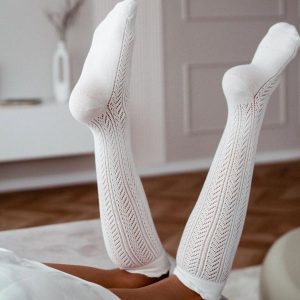 Podkolanówki damskie 210 jodełka ecru. Skarpetki Milena, bez wzorów, z bawełny. Za 24,00 zł.