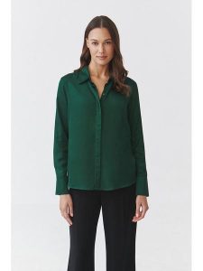 TATUUM Koszula "Nikali" w kolorze zielonym rozmiar: 38. Zielone koszule Tatuum, bez wzorów, z wiskozy, bez kołnierzyka, bez ramiączek. Za 120,95 zł.