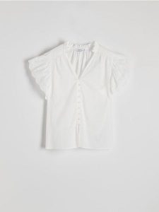 Bawełniana koszula z ażurowym haftem - biały. Białe koszule Reserved, l, w ażurowe wzory, z bawełny, bez kołnierzyka, bez ramiączek. W wyprzedaży za 49,99 zł.