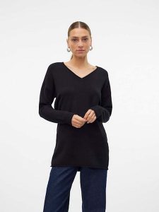 Vero Moda Sweter "Gold" w kolorze czarnym rozmiar: XS. Czarne swetry oversize Vero Moda, xs, bez wzorów, ze splotem, bez ramiączek. Za 48,39 zł.