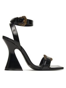 Versace Jeans Couture Sandały 79VA3S36 Czarny. Czarne sandały Versace Jeans Couture, bez wzorów, z jeansu, bez obcasa, na słupku, bez zapięcia. Za 549,99 zł.