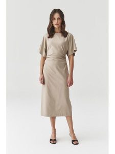 TATUUM Sukienka w kolorze beżowym rozmiar: 36. Brązowe sukienki Tatuum, bez wzorów, bez kołnierzyka, bez ramiączek, midi. Za 193,70 zł.